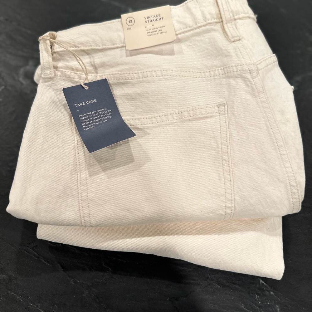 Universal Threads Vintage Straight Cream Jeans